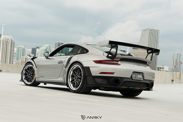 Фото дисков Anrky RS1 Черный глянец на Porsche 911 VII