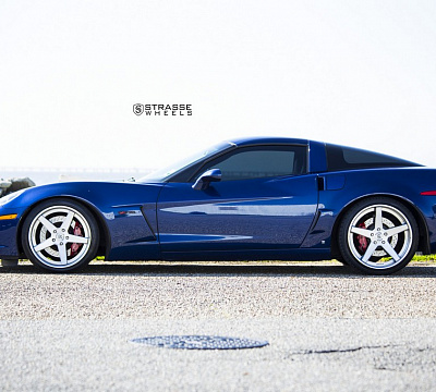 Фото дисков Strasse Wheels S5 Deep Concave на Chevrolet Corvette C6
