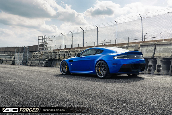 Фото дисков BC Forged KL12 Глянцевый тонированный лак на Aston Martin Vantage 3