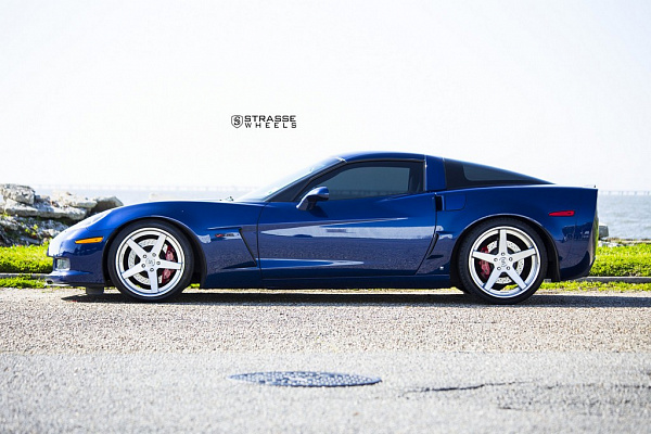 Фото дисков Strasse Wheels S5 Deep Concave Глянцевый лак на Chevrolet Corvette C6