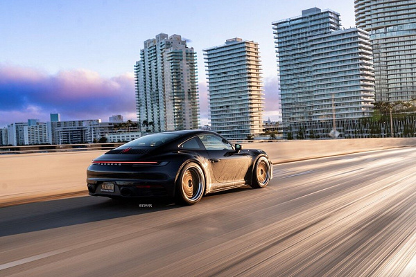 Фото дисков Strasse Wheels SC20 Track Сатиновое золото на Porsche 911 VIII