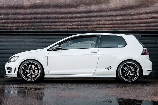 Фото дисков Bola FLE Глянцевый графит на Volkswagen Golf VII