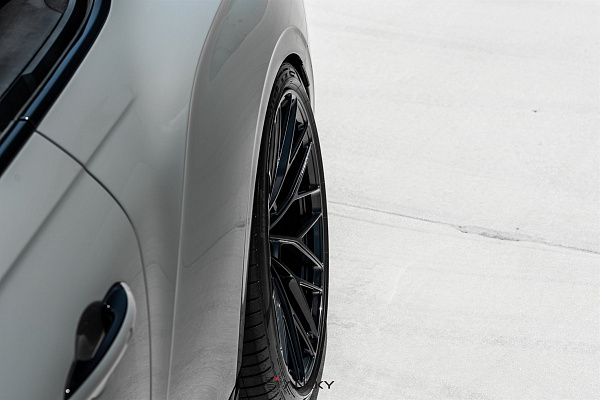 Фото дисков Anrky AN10 Черный глянец на Bentley Continental GT III