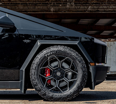 Фото дисков 4PLAY 4PS26 на Tesla Cybertruck