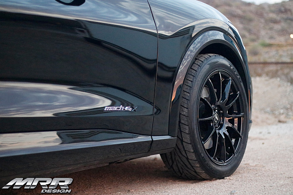 Фото дисков MRR GF6 Черный глянец на Ford Mustang Mach-E