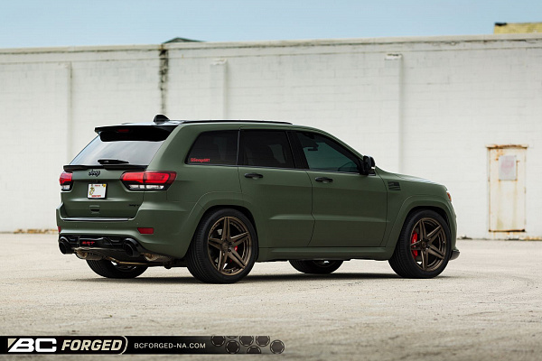 Фото дисков BC Forged HC052 Глянцевая бронза на Jeep Grand Cherokee IV