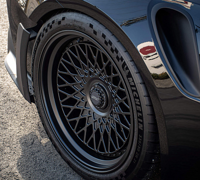Фото дисков HRE 501 GTM на Porsche 911 VIII