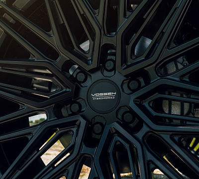 Фото дисков Vossen HF6-5 на Toyota Tundra III
