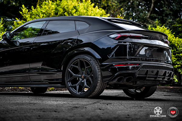 Фото дисков NOVITEC NL4 Черный сатин на Lamborghini Urus