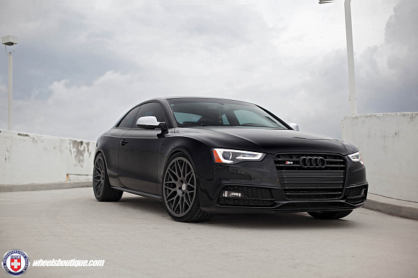 Фото дисков HRE 300M Сатиновый графит на Audi A/S/RS 5 (8T)