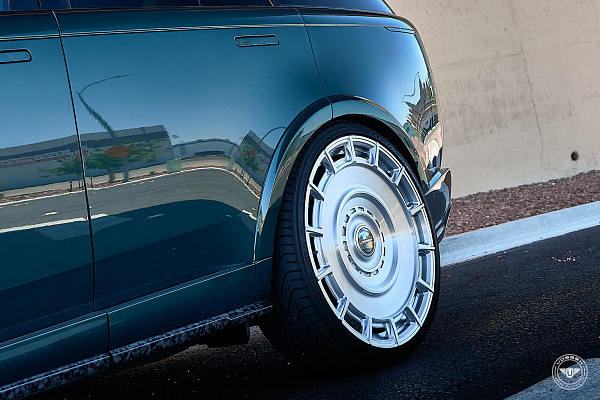 Фото дисков Vossen UV-7 Глянцевый лак на Land Rover Range Rover V