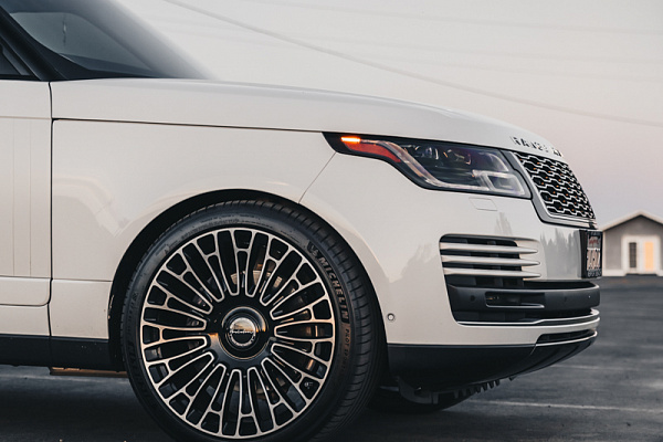 Фото дисков Brixton Forged LX01 Алмазная проточка на Range Rover IV