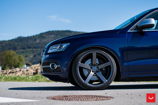 Фото дисков Vossen CV3 Глянцевый графит на Audi Q5 (8R)