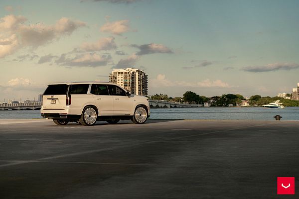 Фото дисков Vossen HF-9 Глянцевый лак на Cadillac Escalade V