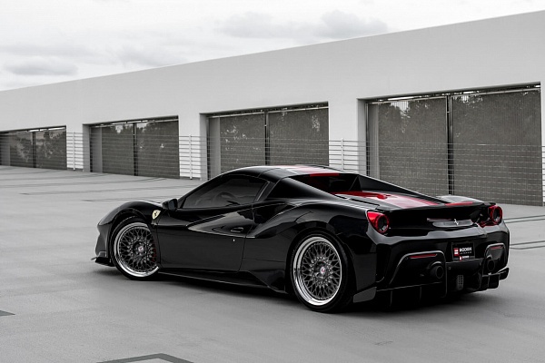 Фото дисков HRE 501 Глянцевый темный лак на Ferrari 488