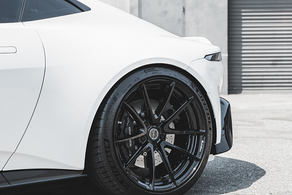 Фото дисков Brixton Forged WR3.2 Черный глянец на Aston Martin Vantage 4
