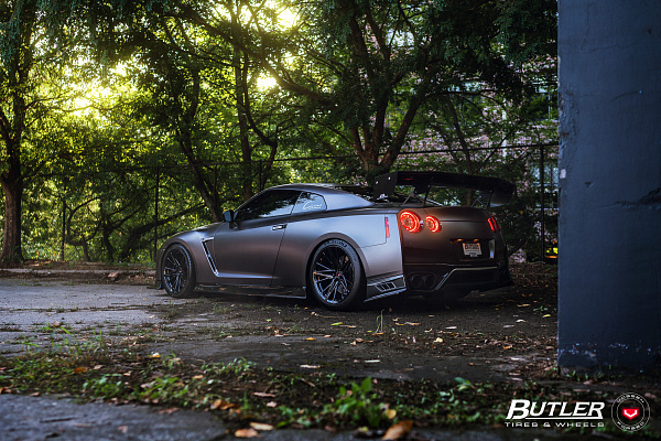 Фото дисков Vossen M-X6 Черный глянец на Nissan GT-R