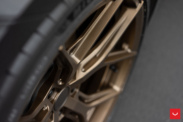 Фото дисков Vossen HF-5 Сатиновая бронза на Porsche Taycan I
