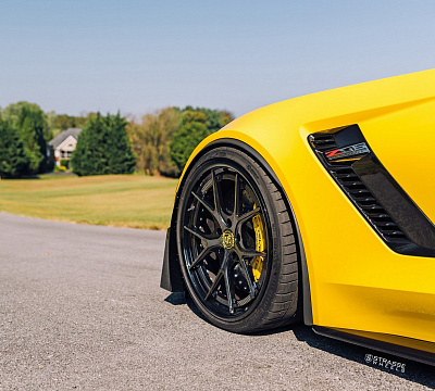 Фото дисков Strasse Wheels SM5R Deep Concave FS на Chevrolet Corvette C7