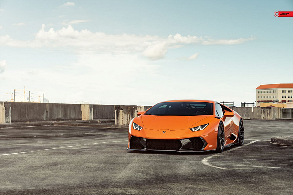 Фото дисков Anrky AN13 Глянцевый темный лак на Lamborghini Huracan