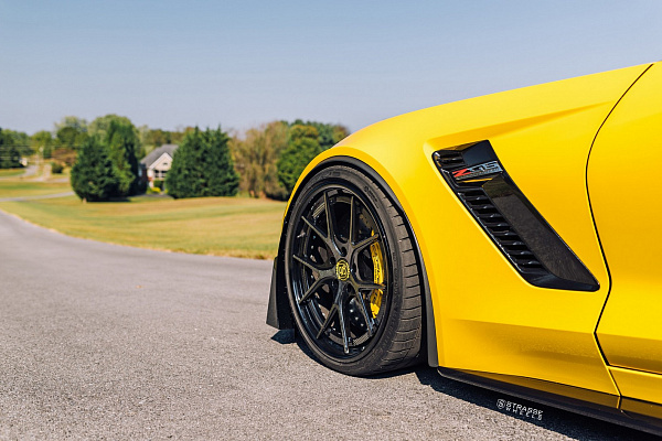 Фото дисков Strasse Wheels SM5R Deep Concave FS Другой цвет на Chevrolet Corvette C7