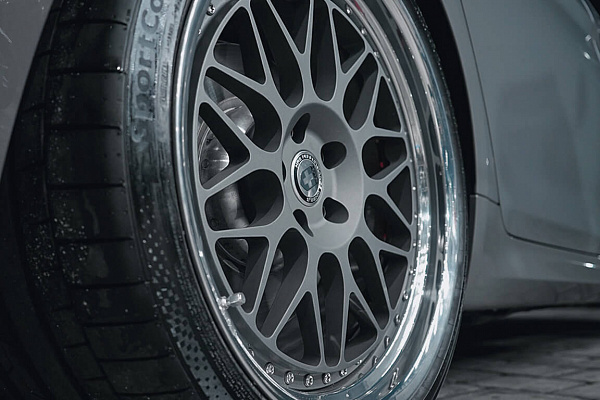 Фото дисков HRE 300 Сатиновый графит на BMW 5/M5 (G30/F90)