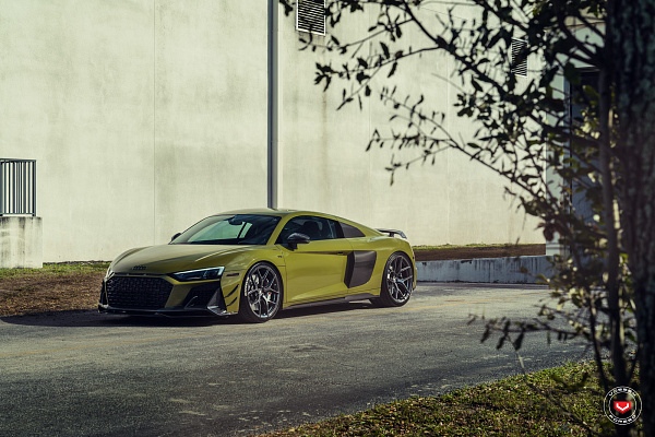 Фото дисков Vossen S21-01 Глянцевый темный лак на Audi R8 (4S)