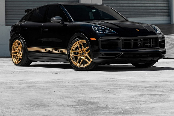 Фото дисков Anrky RS6.2 Сатиновое золото на Porsche Cayenne II
