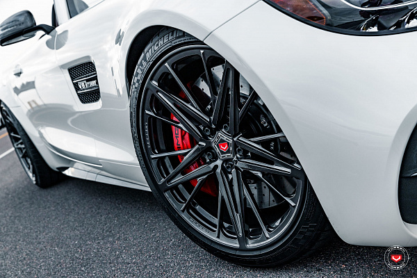 Фото дисков Vossen M-X6 Глянцевый графит на Mercedes-Benz AMG GT I
