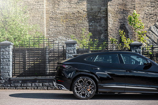 Фото дисков Kahn Type 53 Алмазная проточка на Lamborghini Urus