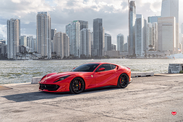 Фото дисков Vossen S17-06 Черный глянец на Ferrari 812