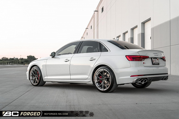 Audi S4 (B9)