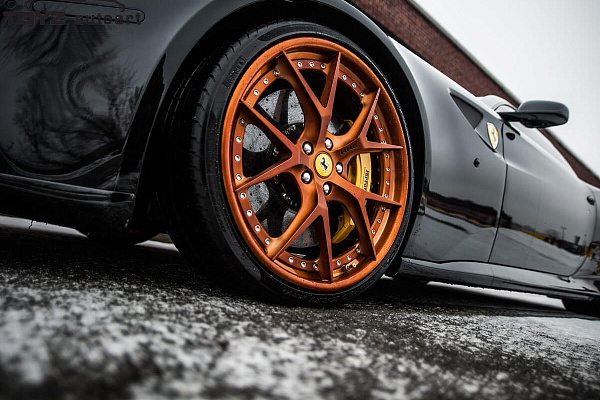 Фото дисков HRE S101 Сатиновая медь на Ferrari FF