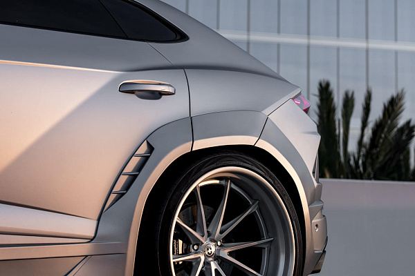 Фото дисков HRE S204H Глянцевый лак на Lamborghini Urus