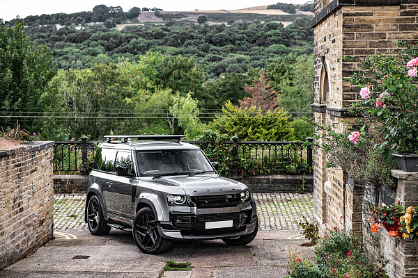Фото дисков Kahn Type 52 RS Черный сатин на Land Rover Defender II