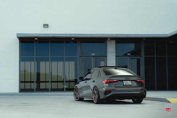 Фото дисков Vossen M-X6 Глянцевая бронза на Audi A/S/RS 3 (8Y)