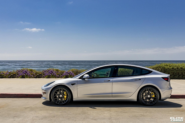 Фото дисков HRE FF01 Черный сатин на Tesla Model 3