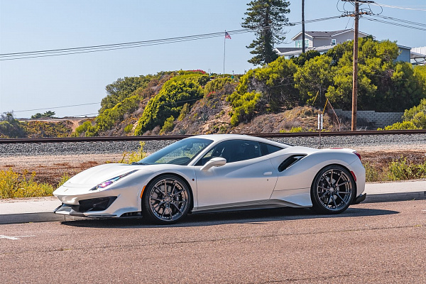 Фото дисков Anrky AN22 Глянцевый тонированный лак на Ferrari 812