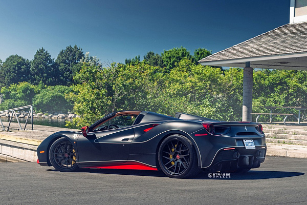 Фото дисков Strasse Wheels SM7T Deep Concave Другой цвет на Ferrari 488
