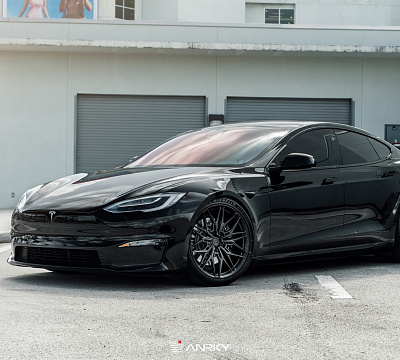 Фото дисков Anrky S1-X1 на Tesla Model S