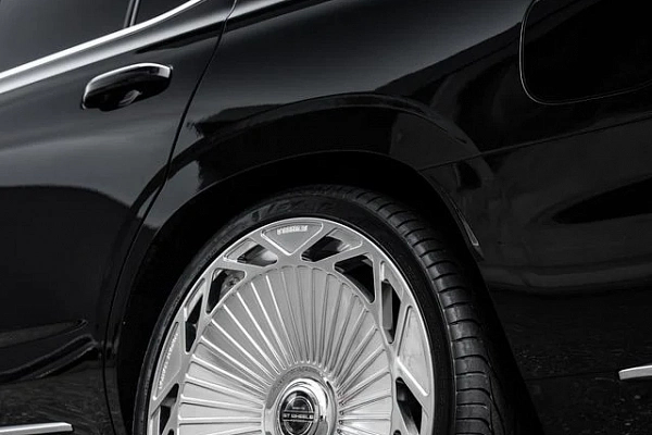 Фото дисков ST Wheels ST Luxury Полированный лак на Cadillac Escalade V