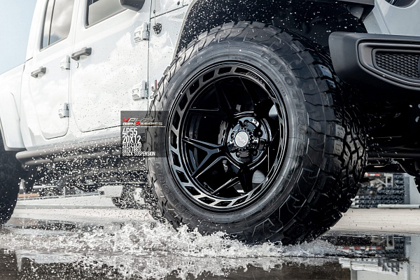 Фото дисков 4PLAY 4P55 Черный глянец на Jeep Gladiator II (JT)