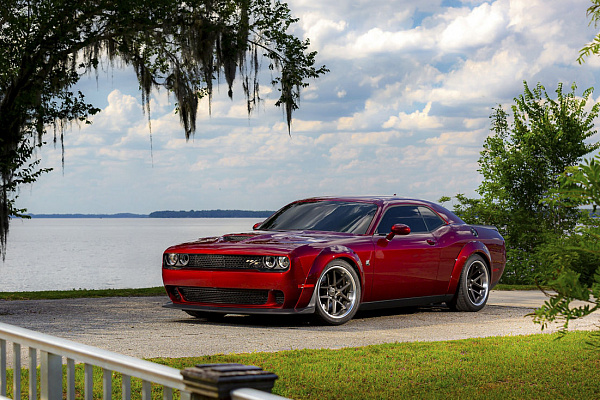 Фото дисков American Racing BISHOP Сатиновый графит на Dodge Challenger III