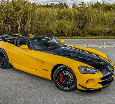 Фото дисков Strasse Wheels SV2-6 Deep Concave FS на Dodge Viper