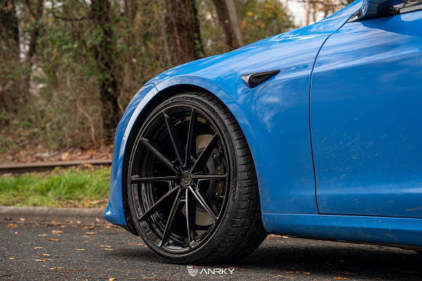 Фото дисков Anrky AN28 Черный глянец на Tesla Model S