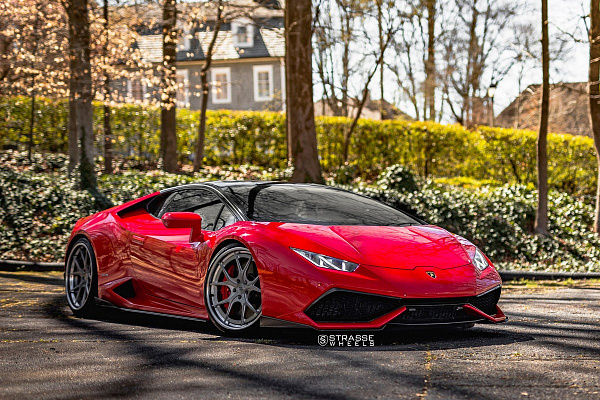 Фото дисков Strasse Wheels SM5R Deep Concave FS Сатиновый темный лак на Lamborghini Huracan