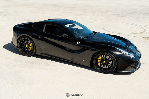 Фото дисков Anrky AN12 Черный глянец на Ferrari F12