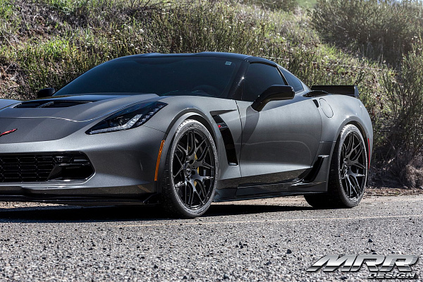 Фото дисков MRR FS01 Черный глянец на Chevrolet Corvette C7