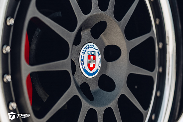Фото дисков HRE 303 Сатиновый графит на Dodge Viper