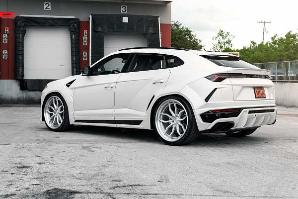 Фото дисков Anrky AN31 Глянцевый лак на Lamborghini Urus